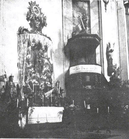 EL PLPITO Y EL ALTAR DE LA SANTSIMA VIRGEN